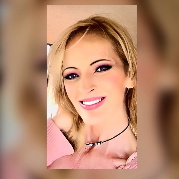 Meet your Posher, Michelle - Picture 1 of 1